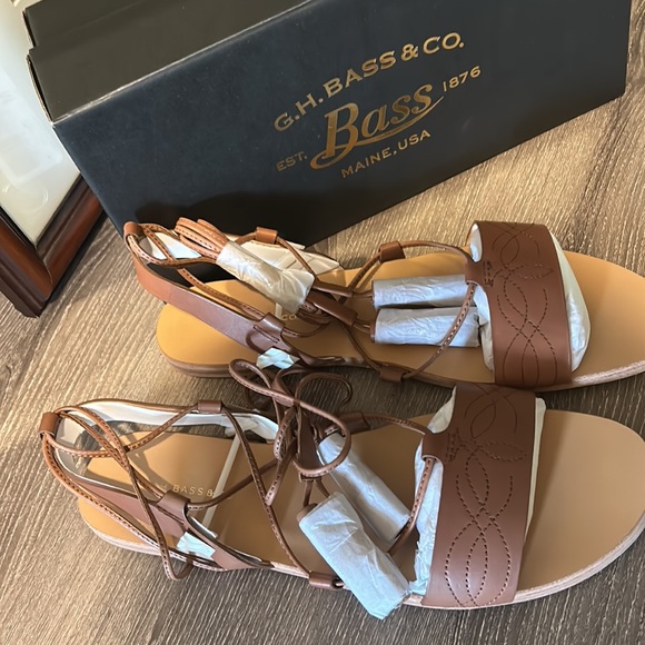 Bass, savannah, ladies flat sandals, size 9 - Picture 3 of 5